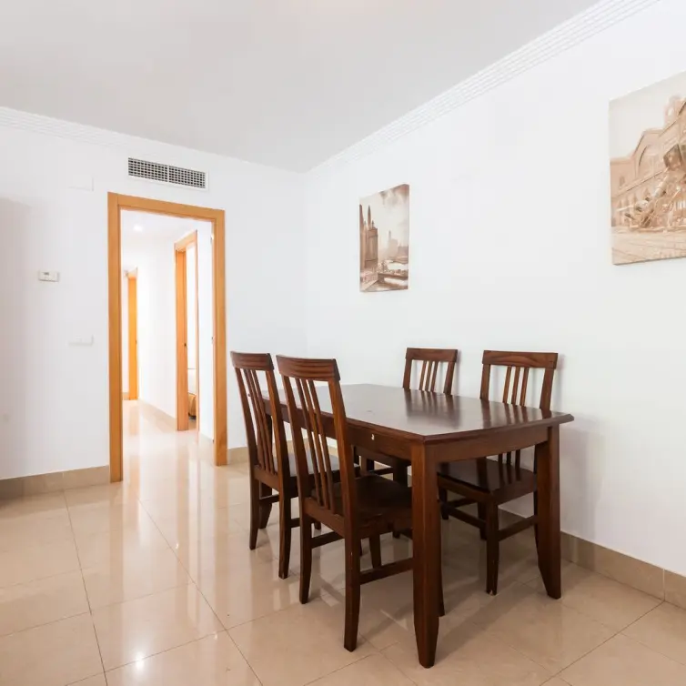 Venta de apartamento en planta media en Elviria