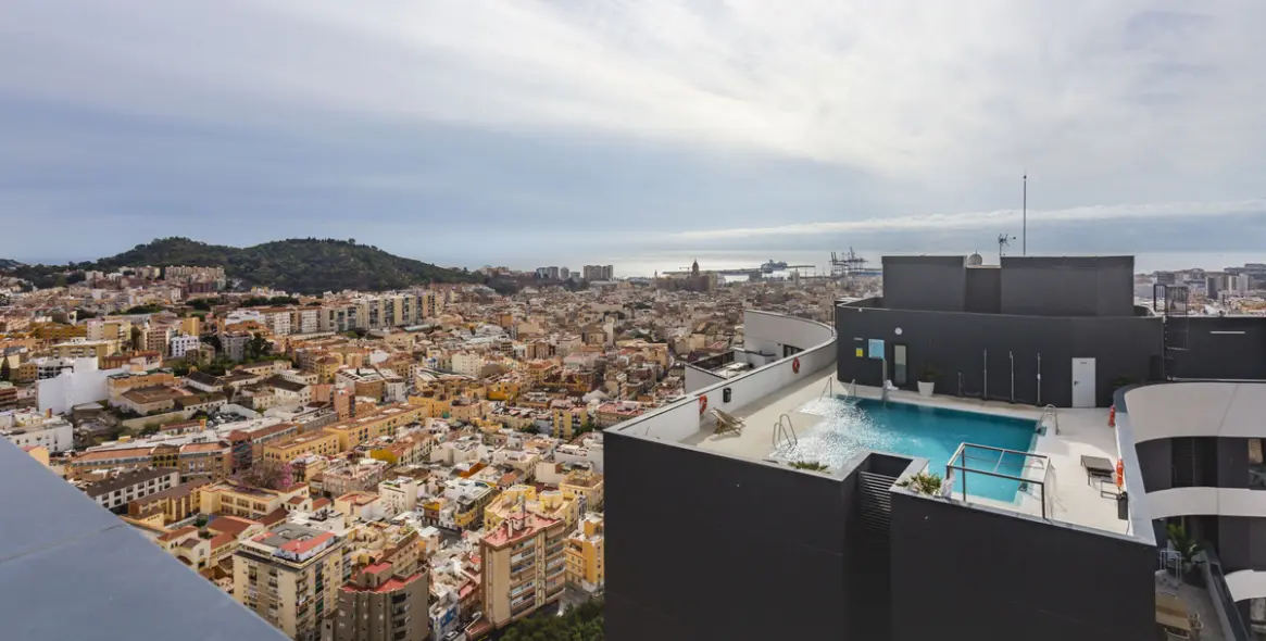 Sale of middle floor apartment in Málaga Centro 6