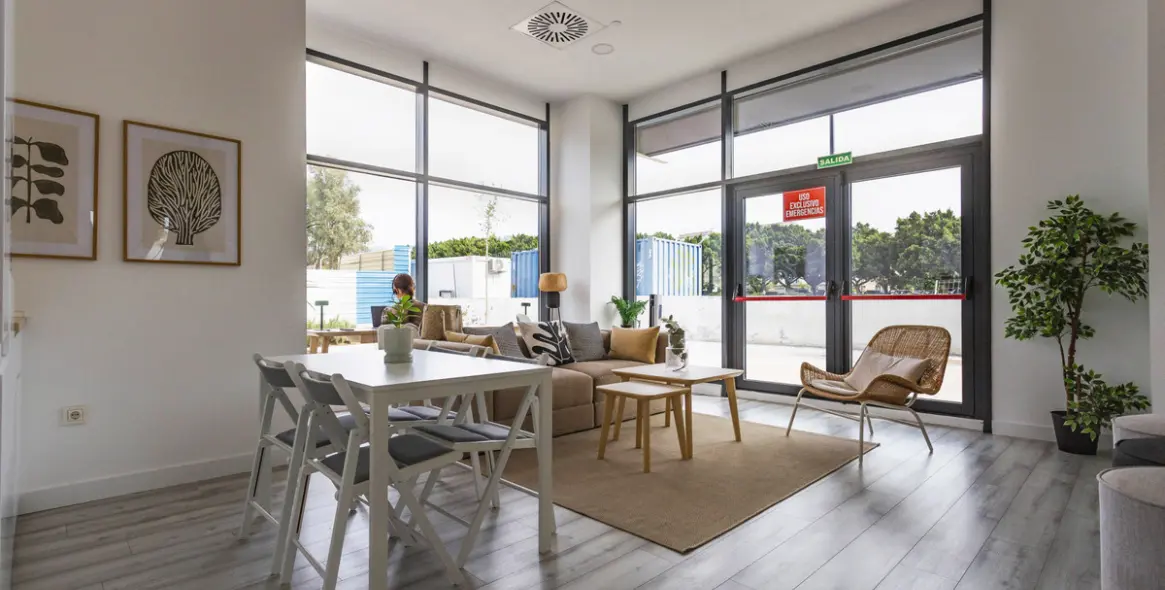 Sale of middle floor apartment in Málaga Centro 12