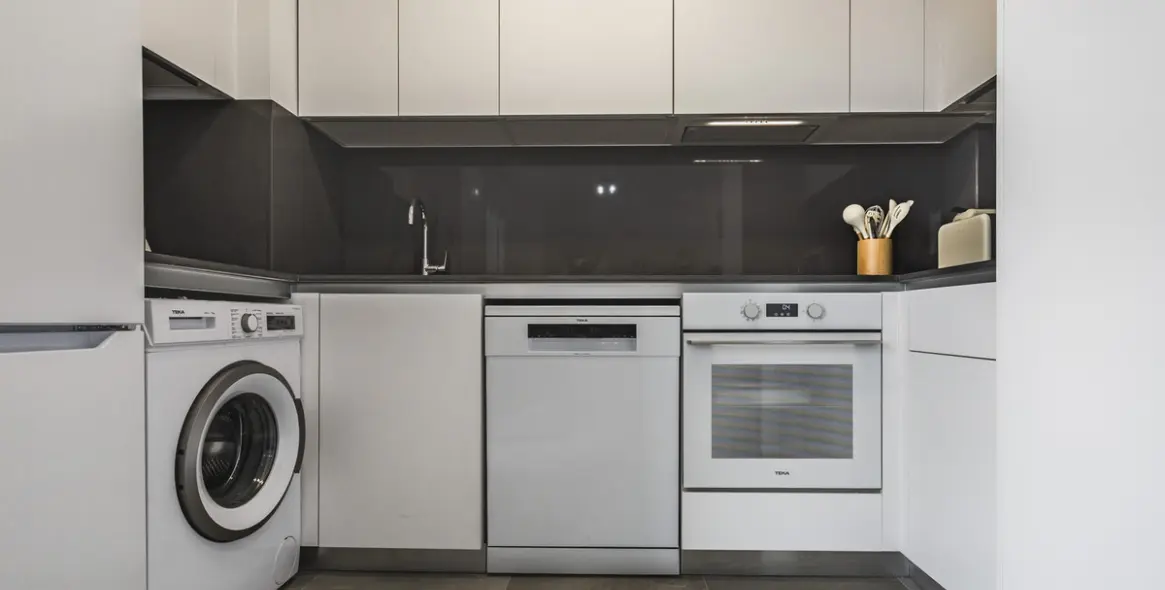 Sale of middle floor apartment in Málaga Centro 16