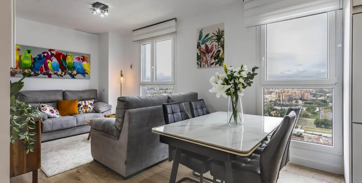 Sale of middle floor apartment in Málaga Centro 17