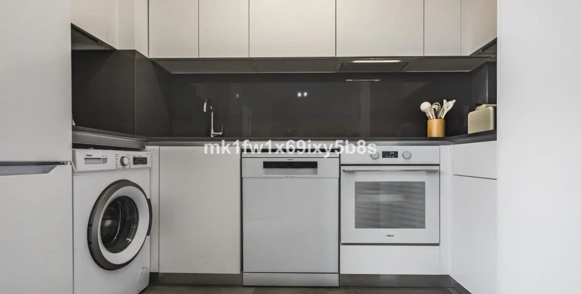 Продажа апартаментов на среднем этаже в Málaga Centro 16