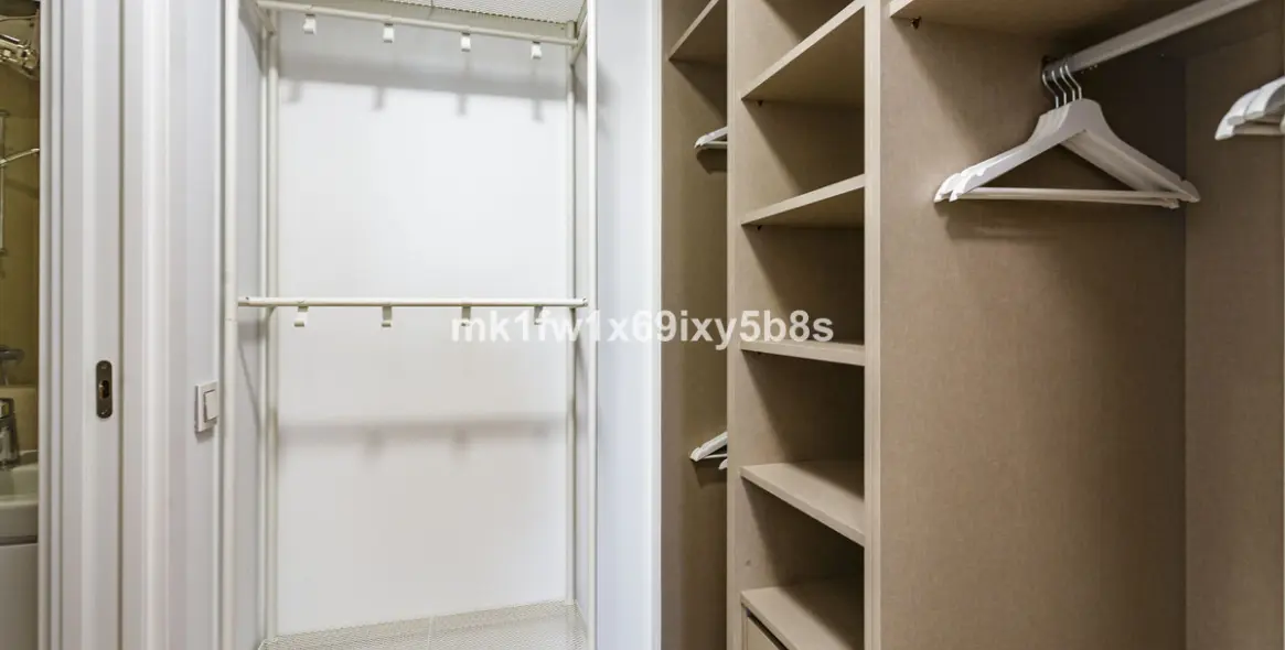 Продажа апартаментов на среднем этаже в Málaga Centro 26