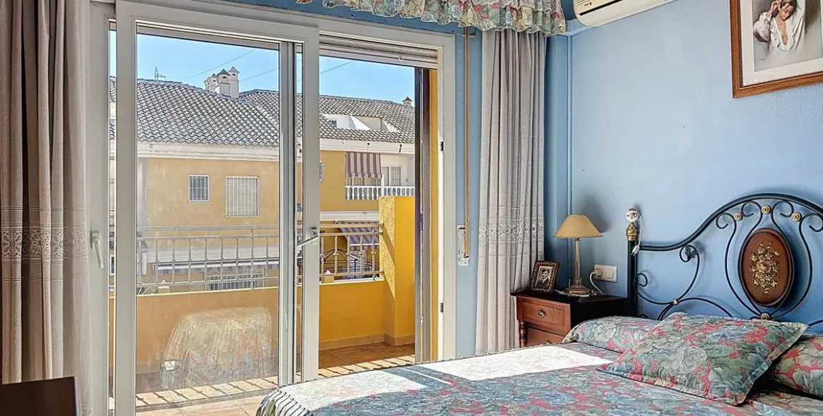 Sale of semi-detached house in Torre del Mar 28