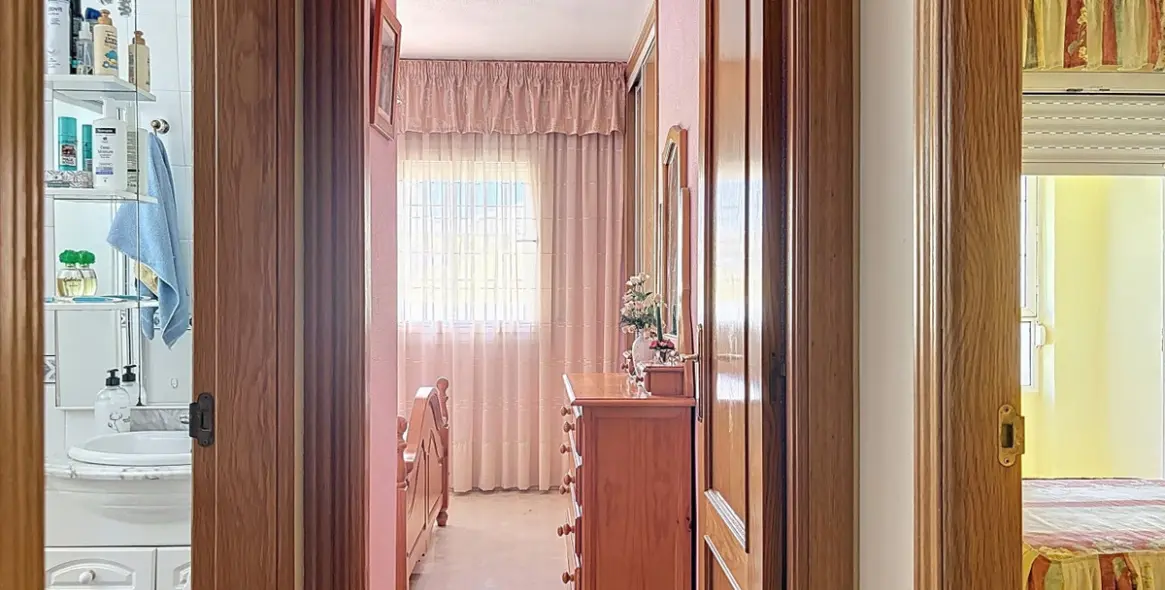 Sale of semi-detached house in Torre del Mar 38