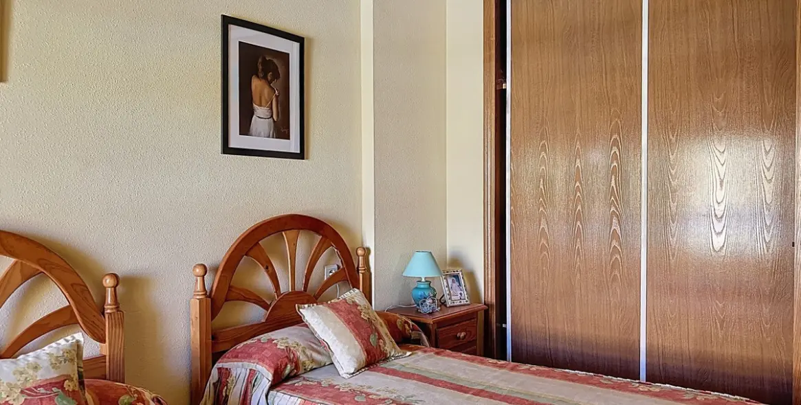 Sale of semi-detached house in Torre del Mar 40