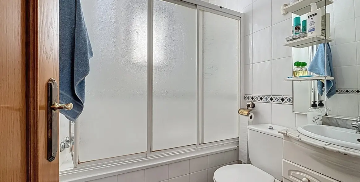 Sale of semi-detached house in Torre del Mar 45