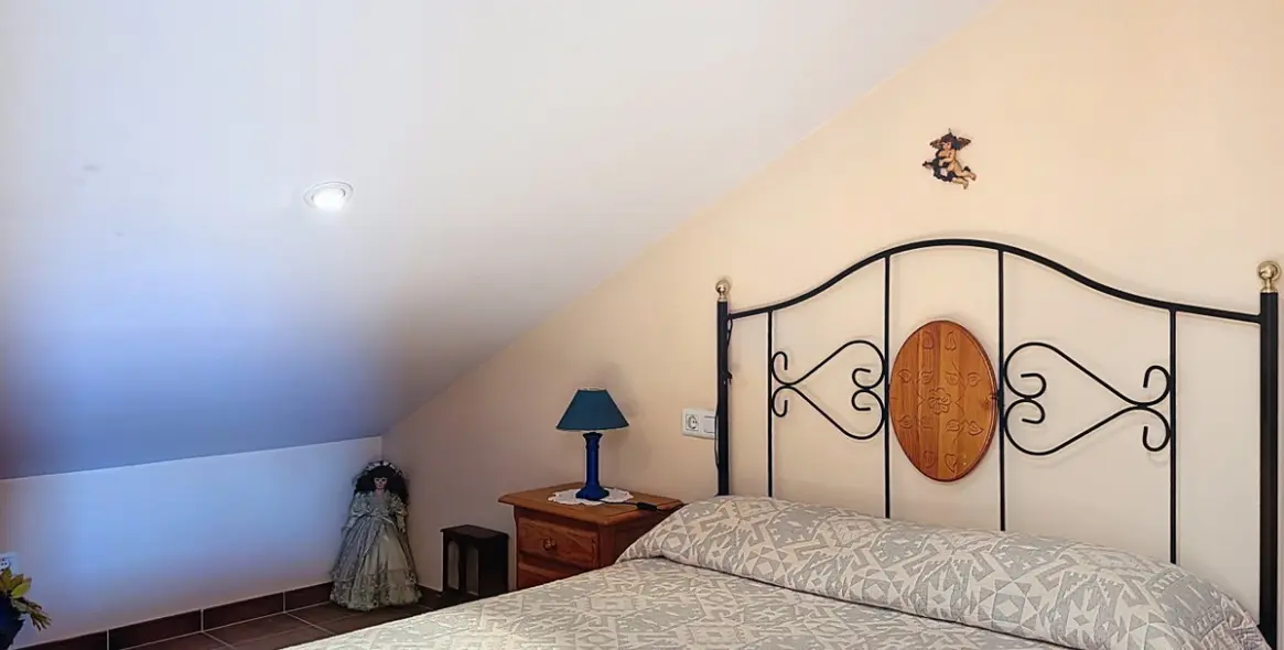 Sale of semi-detached house in Torre del Mar 48