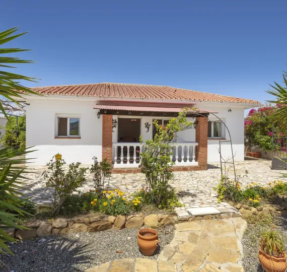 Sale of finca - cortijo in Pizarra