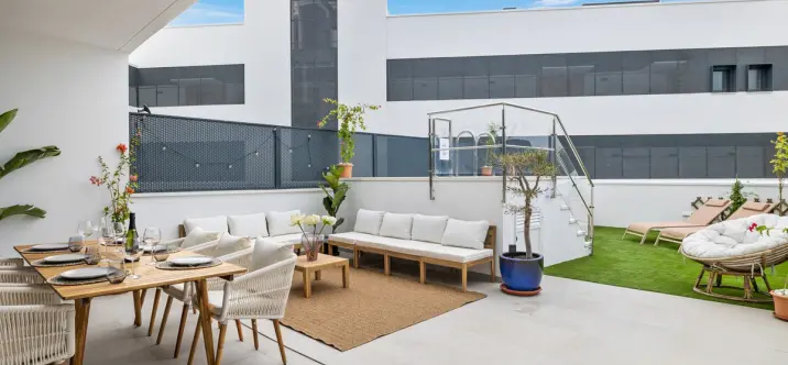 Sale of middle floor apartment in Estepona 3