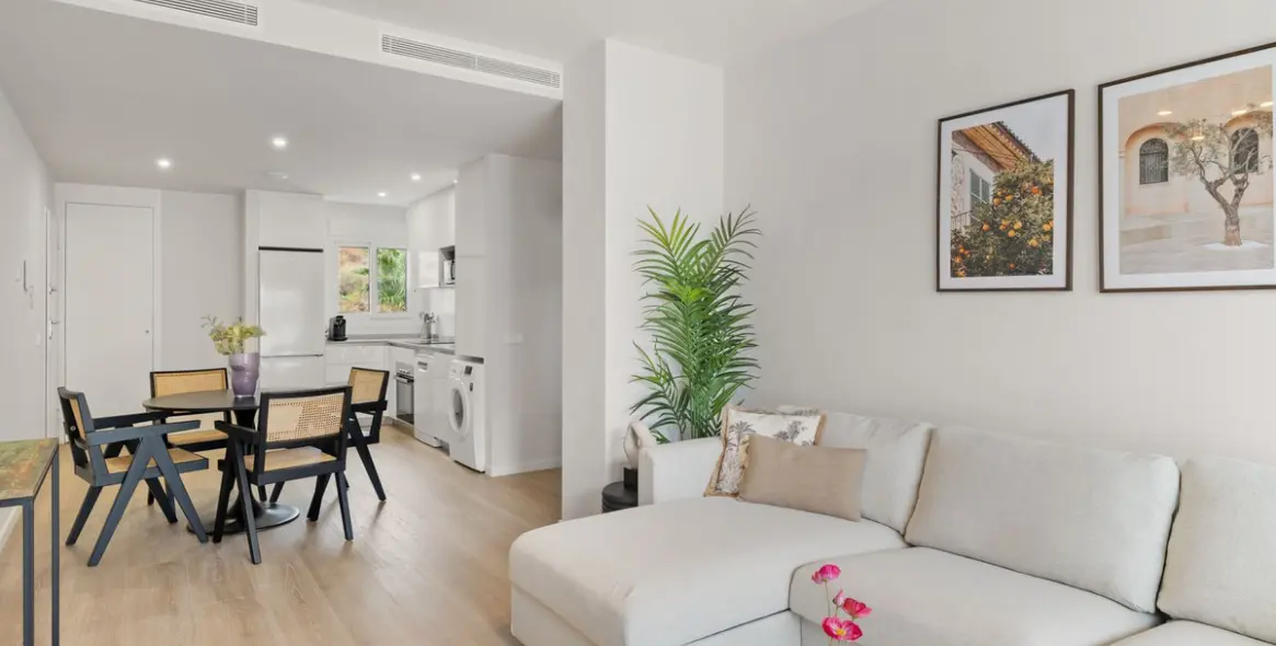 Sale of middle floor apartment in Estepona 5