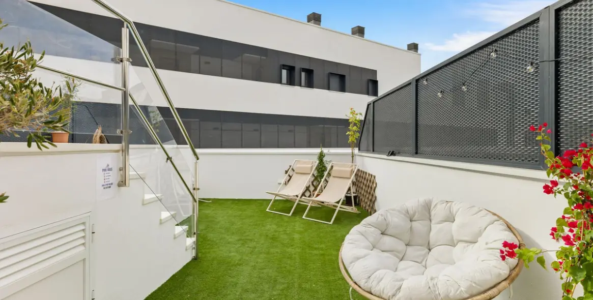 Sale of middle floor apartment in Estepona 6