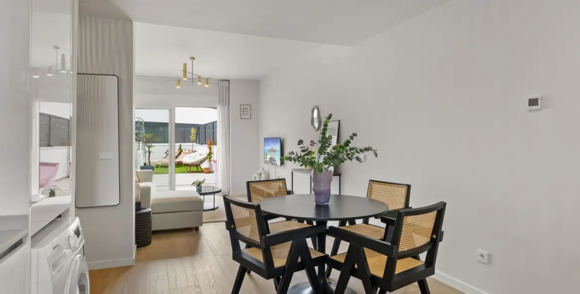 Sale of middle floor apartment in Estepona 8