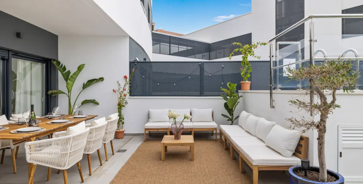 Sale of middle floor apartment in Estepona 13