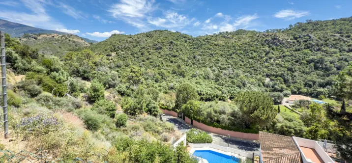 Продажа  жилого участка в Benahavís 2