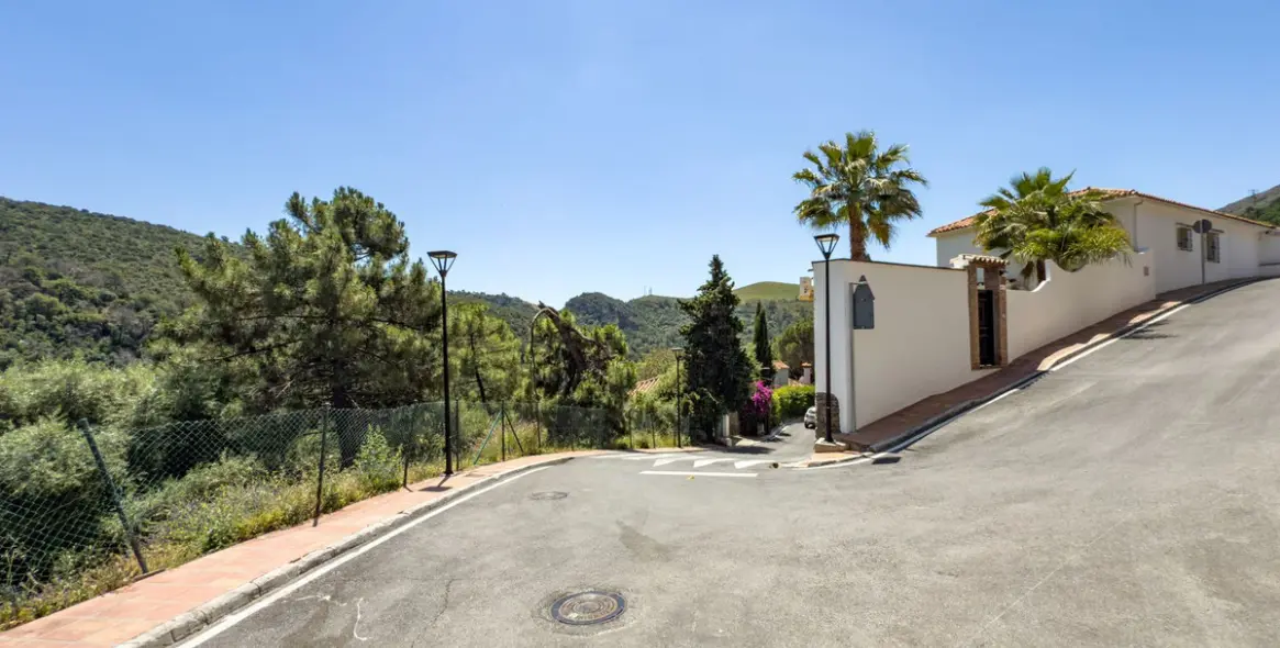 Продажа  жилого участка в Benahavís 6