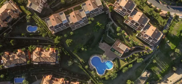 Sale of ground floor apartment in Benahavís 2