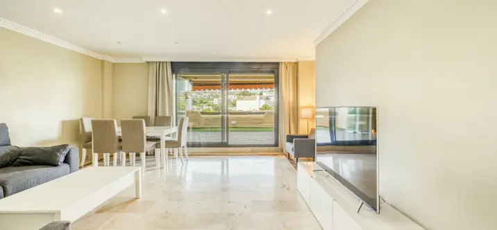 Sale of ground floor apartment in Benahavís 4