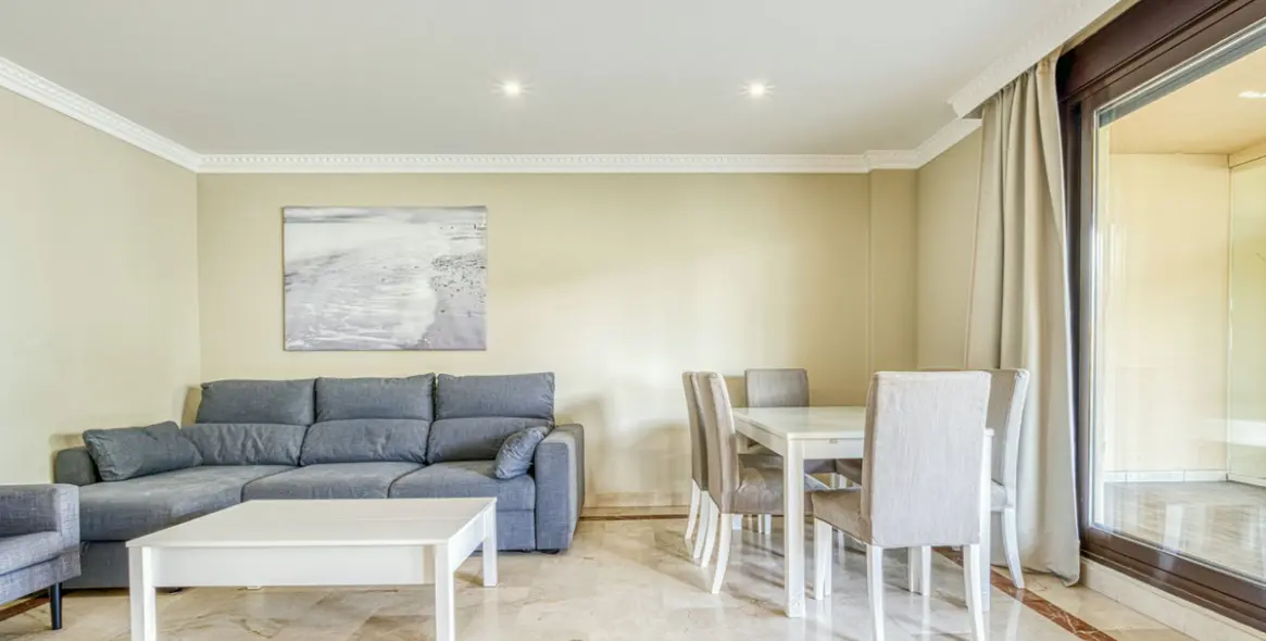 Sale of ground floor apartment in Benahavís 17