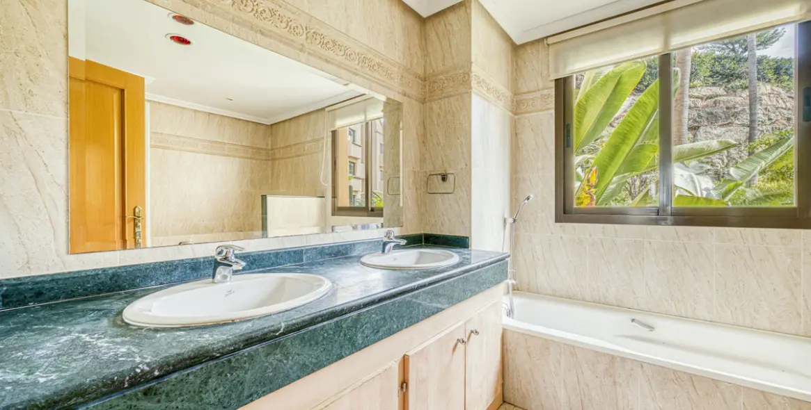 Продажа апартаментов на первом этаже в Benahavís 38