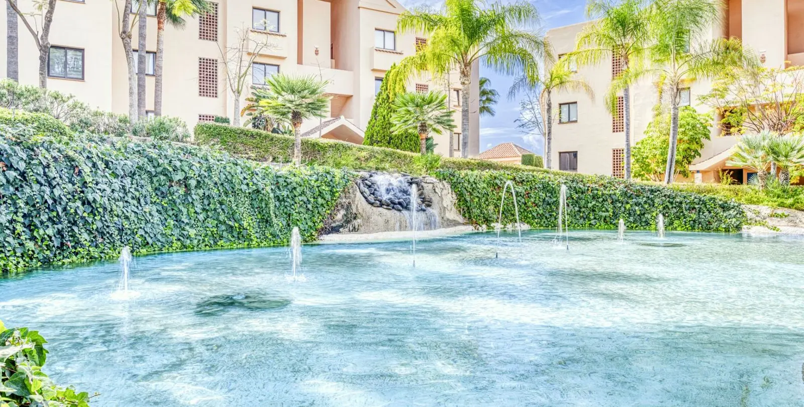Sale of ground floor apartment in Benahavís 6
