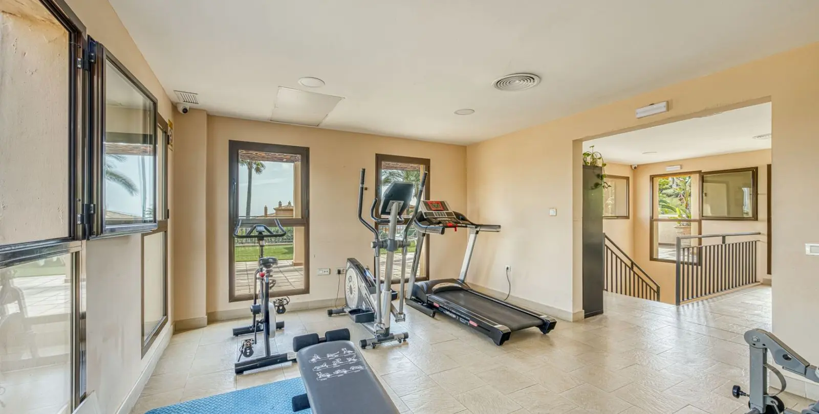 Sale of ground floor apartment in Benahavís 29