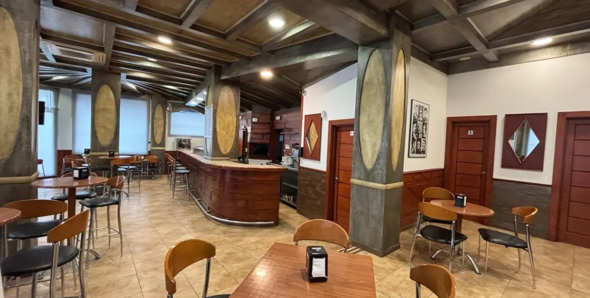 Venta de restaurante en Las Lagunas 1