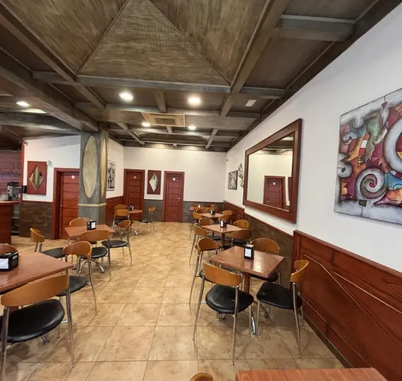 Продажа ресторана в Las Lagunas