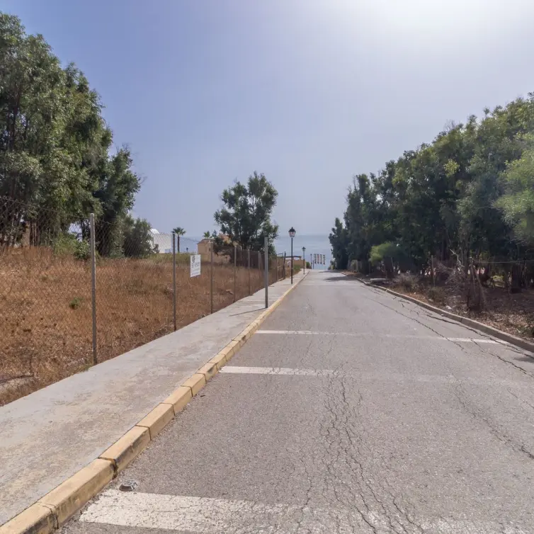 Sale of residential plot in Manilva