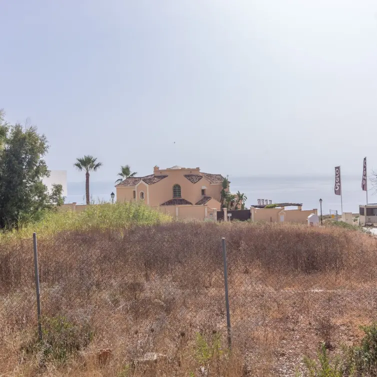 Sale of residential plot in Manilva
