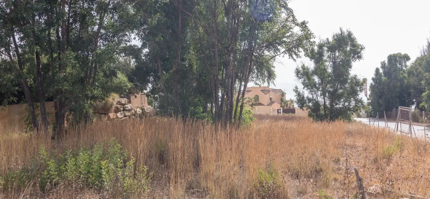 Sale of residential plot in Manilva 4