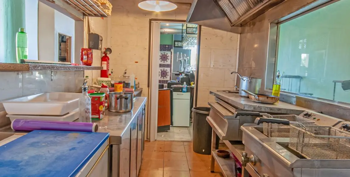 Продажа ресторана в Calahonda 25