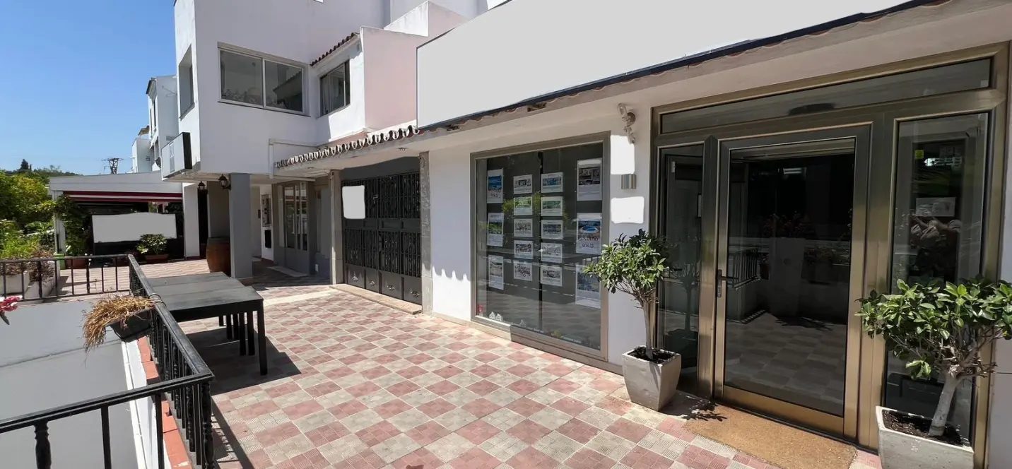 Sale of restaurant in Elviria 1