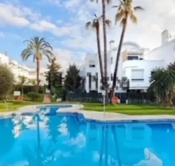 Апартаменты на первом этаже R5130955