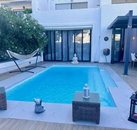 Апартаменты на первом этаже R5130955