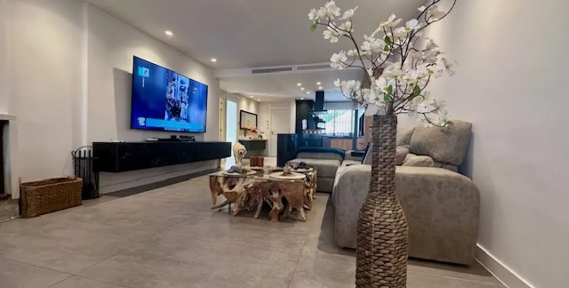 Sale of ground floor apartment in Estepona 17