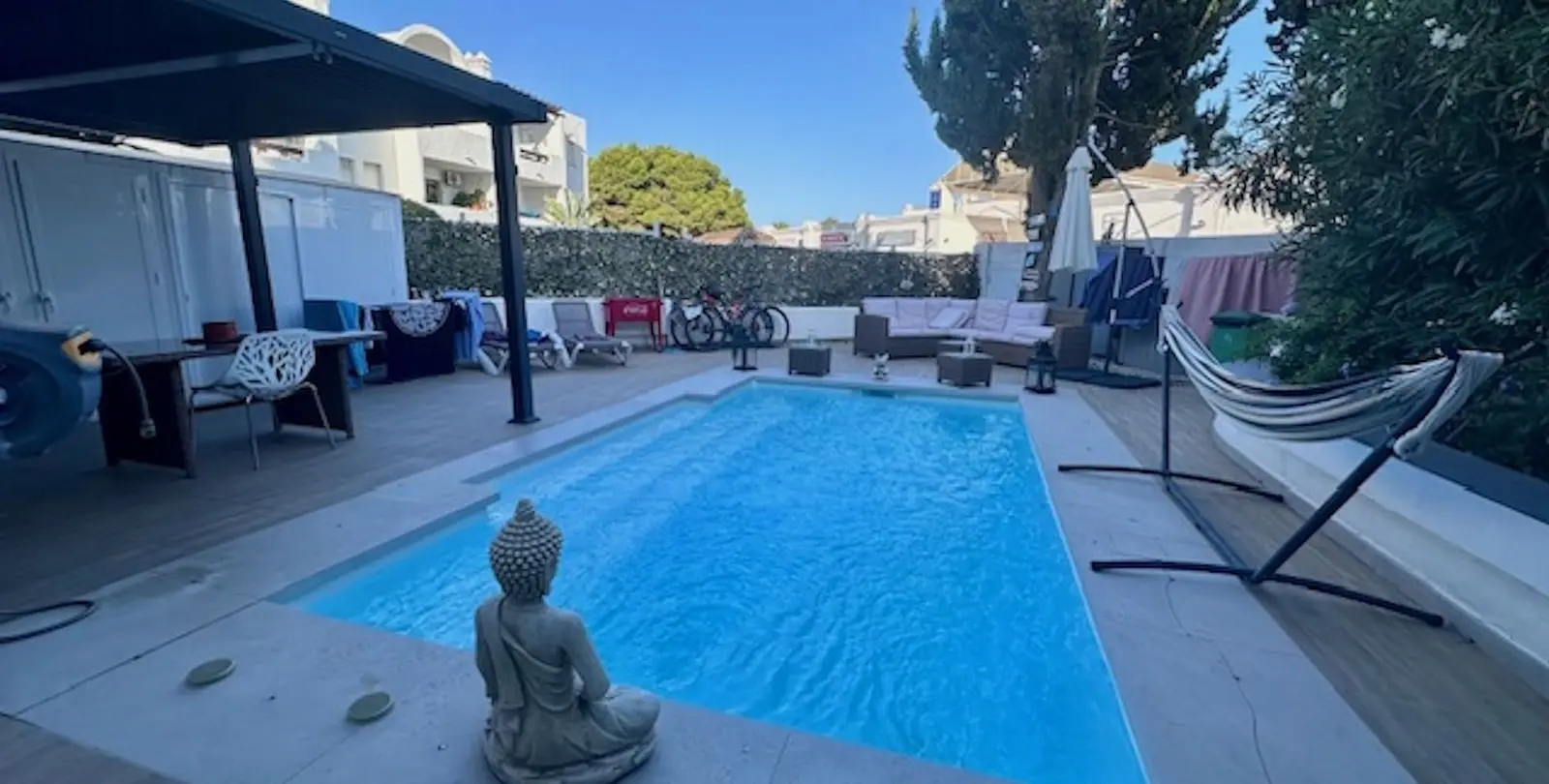 Sale of ground floor apartment in Estepona 2