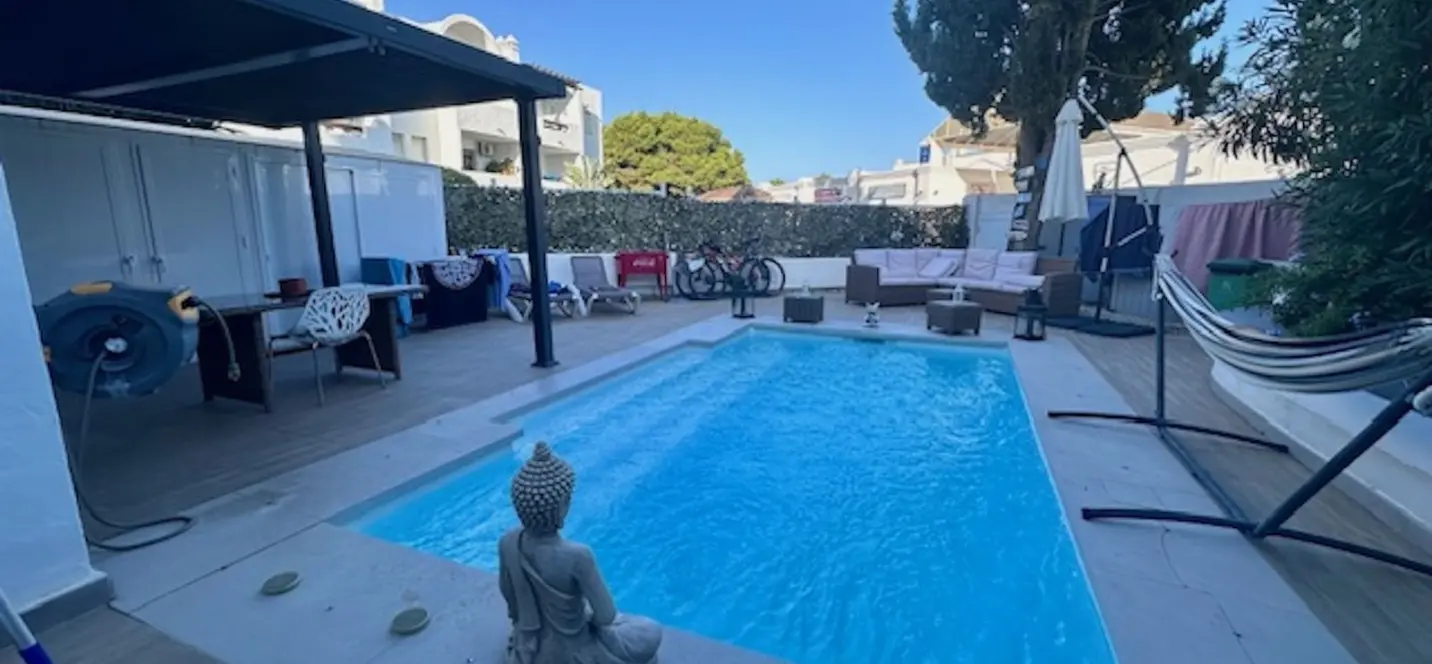 Продажа апартаментов на первом этаже в Estepona 2