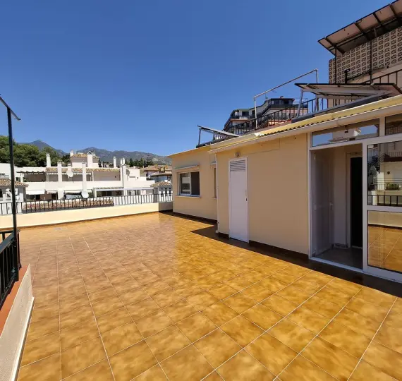 Sale of penthouse in Marbella