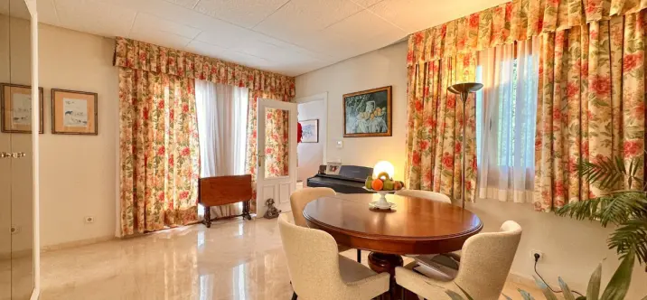 Продажа апартаментов на среднем этаже в Nueva Andalucía 1