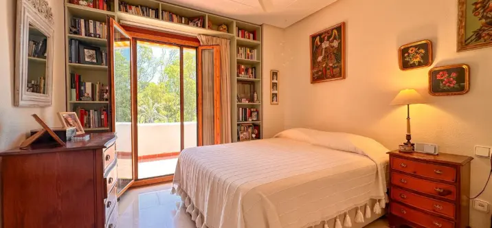 Продажа апартаментов на среднем этаже в Nueva Andalucía 2