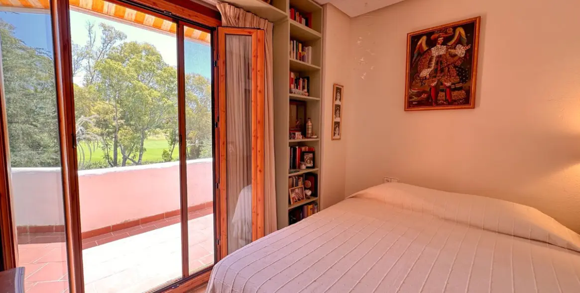 Продажа апартаментов на среднем этаже в Nueva Andalucía 4