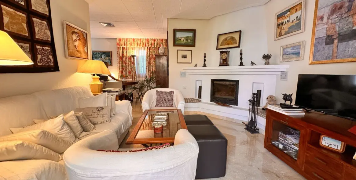 Продажа апартаментов на среднем этаже в Nueva Andalucía 8