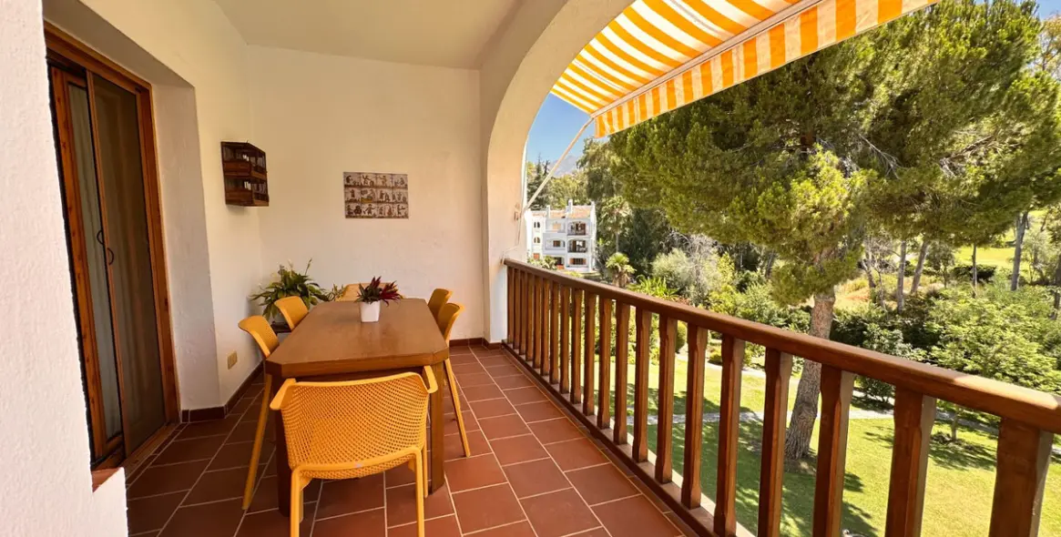 Продажа апартаментов на среднем этаже в Nueva Andalucía 14