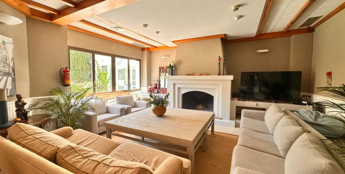 Продажа апартаментов на среднем этаже в Nueva Andalucía 15