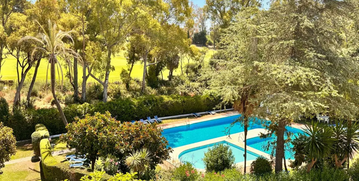 Продажа апартаментов на среднем этаже в Nueva Andalucía 18