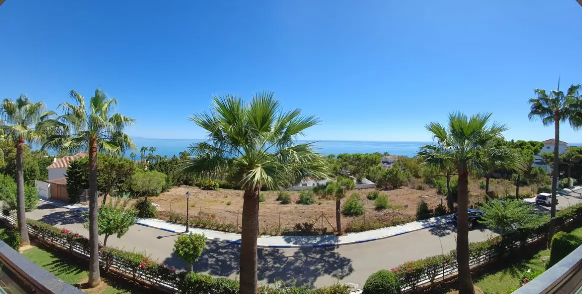 Продажа апартаментов на среднем этаже в Manilva 1