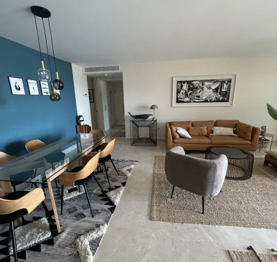 Продажа апартаментов на среднем этаже в Manilva