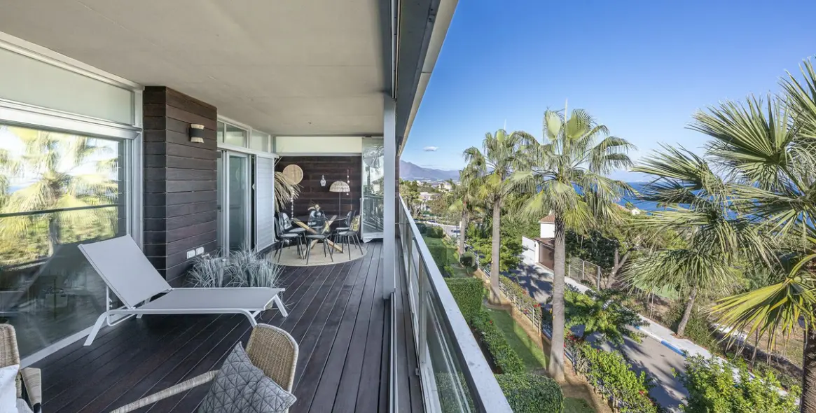 Sale of middle floor apartment in Manilva 25