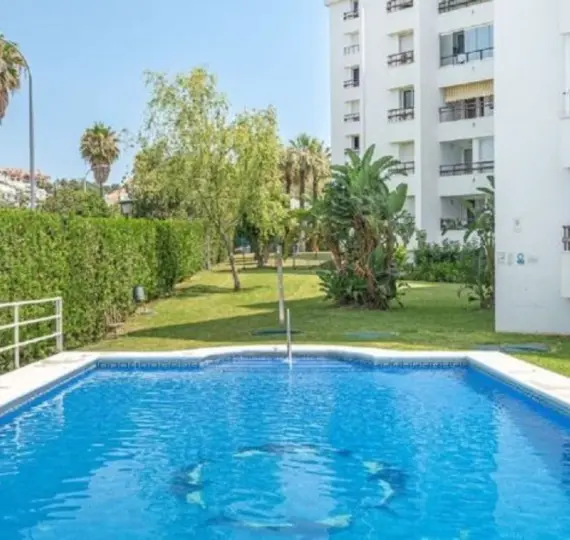 Продажа апартаментов на среднем этаже в Nueva Andalucía